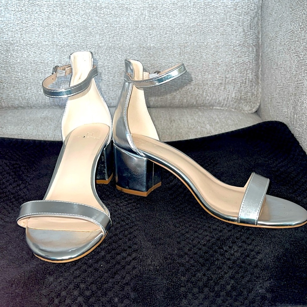Halston Silver block heel sandals size 7.5, worn once